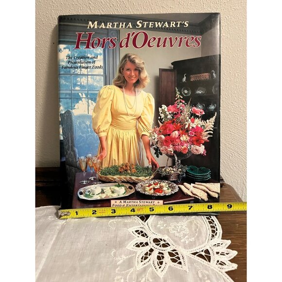 Martha Stewart Hors d’ Oeuvres Book - Picture 3 of 8